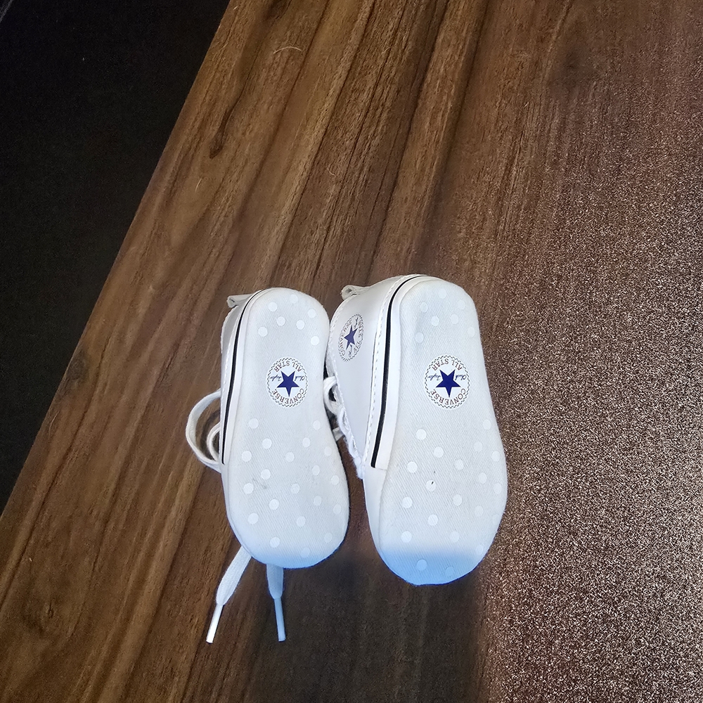 Converse All Star Infant Crib Shoes – Size 2 (White Leather) - Picture 4 of 4